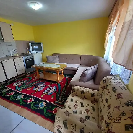 Bazeni-etno Selo U Visokom Apartament